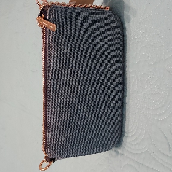 Michael Kors Jet Set Denim Pouchette - Picture 4 of 11